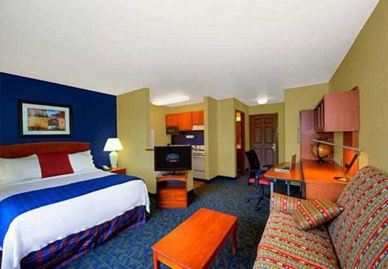 Towneplace Suites Manchester-Boston Regional Airport Exterior photo
